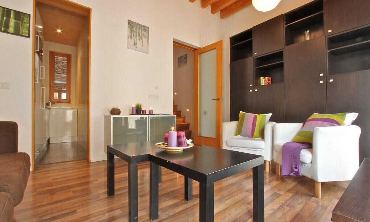 Photo of Livingroom in Central District