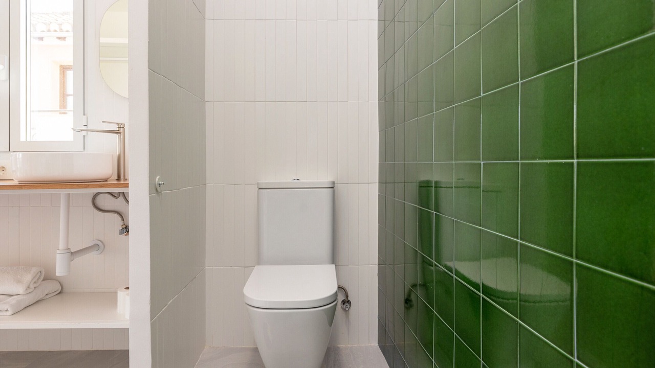 Photo of Bathroom in Central District