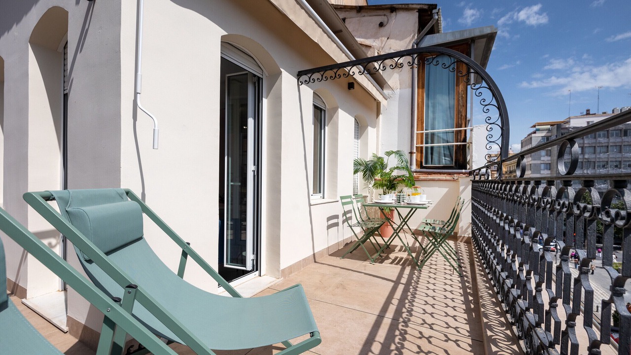 Photo of Patio Balcony in Central District