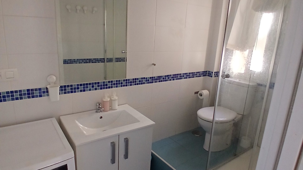 Photo of Bathroom in R.E.N.F.E.