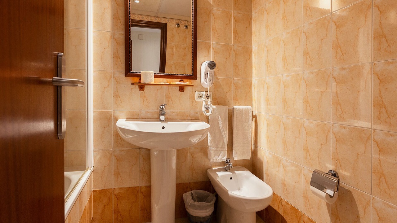 Photo of Bathroom in Parque Alcosa