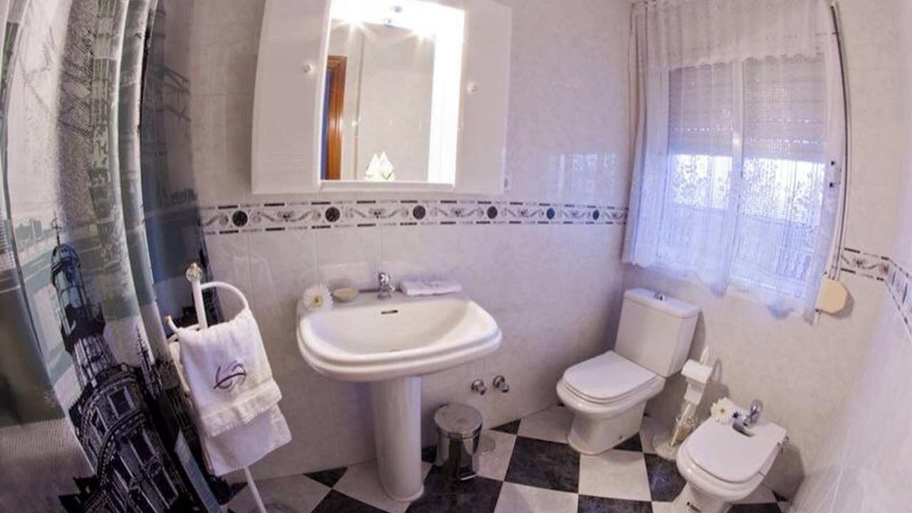 Photo of Bathroom in Atarfe
