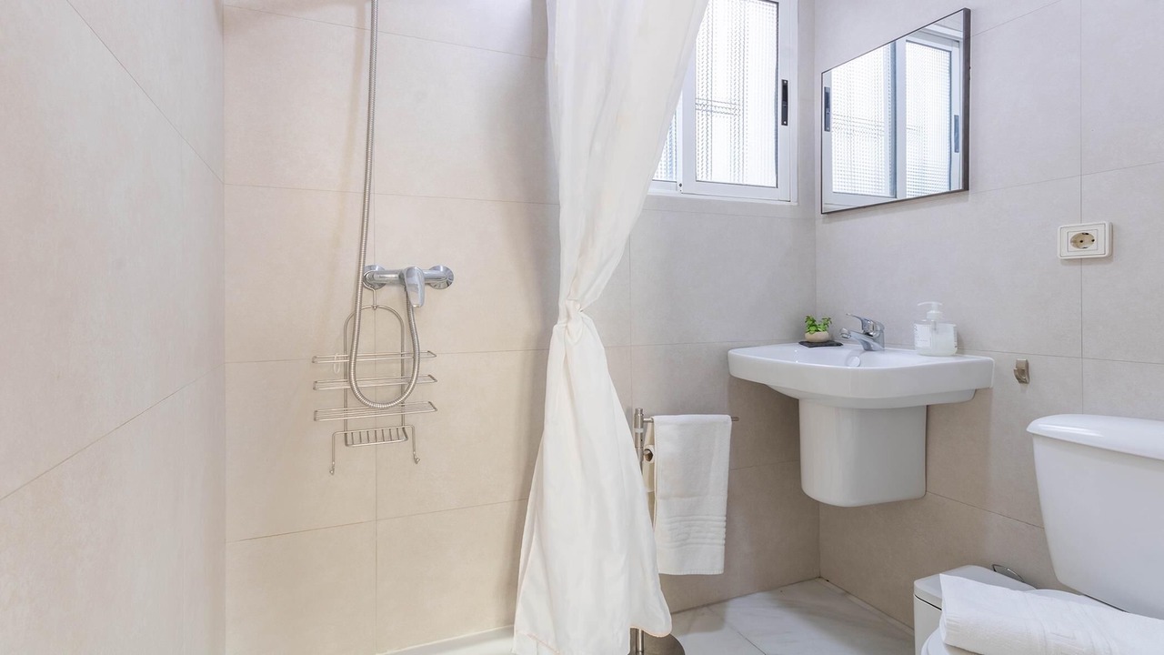 Photo of Bathroom in Feria