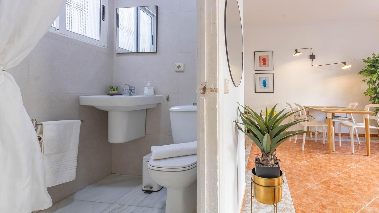 Photo of Bathroom in Feria