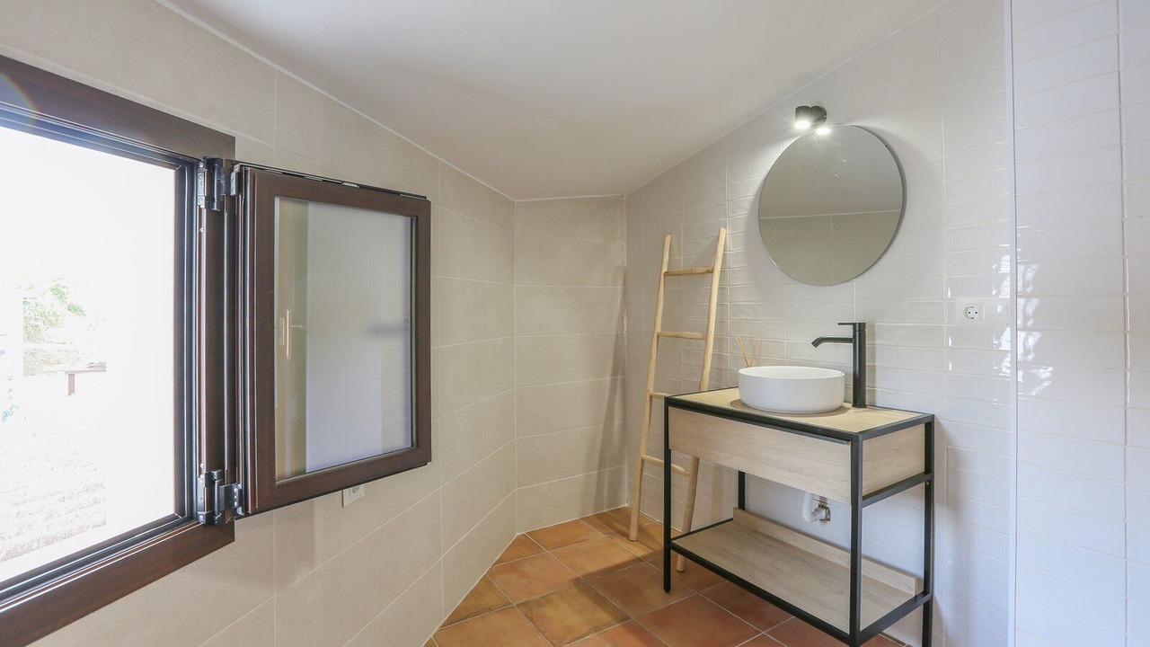 Photo of Bathroom in Castano del Robledo