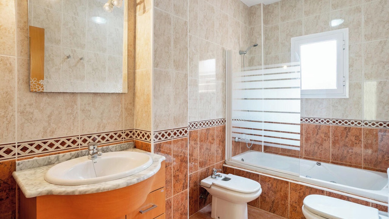 Photo of Bathroom in Lepe