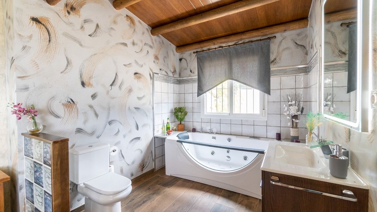 Photo of Bathroom in Algatocin