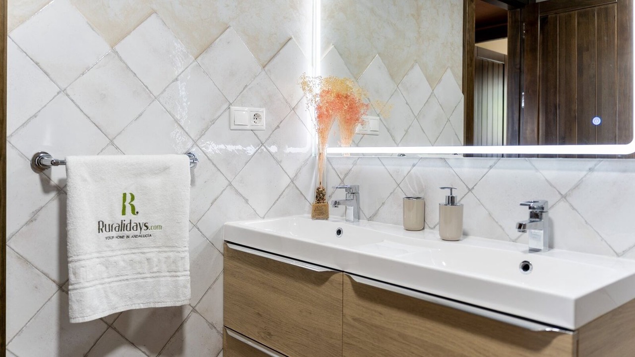 Photo of Bathroom in Algatocin