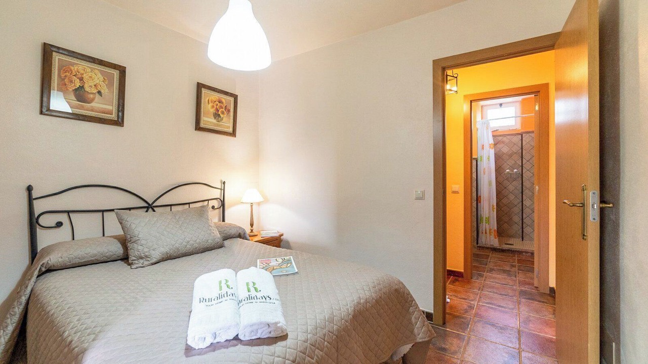 Photo of Bedroom in Algatocin