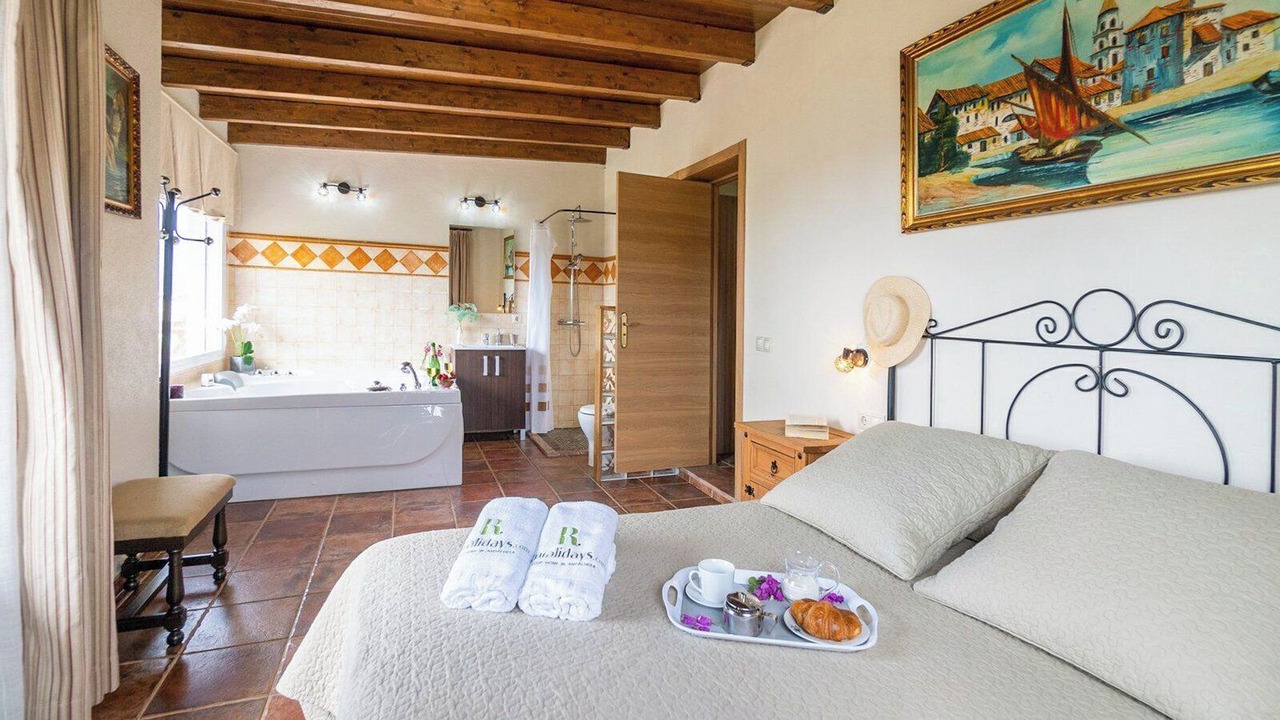 Photo of Bedroom in Algatocin
