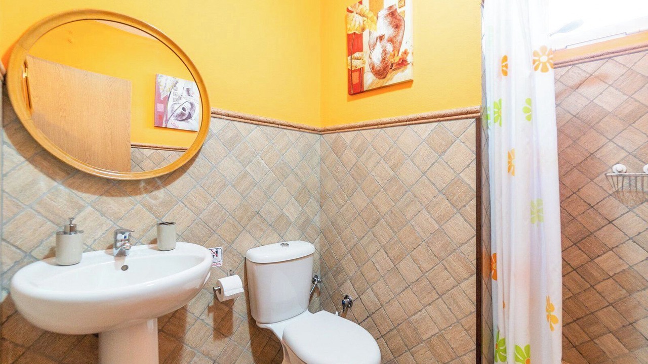 Photo of Bathroom in Algatocin