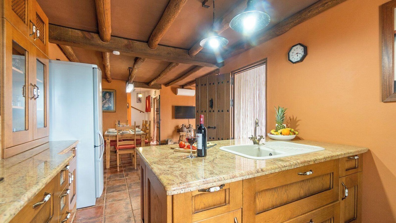 Photo of Kitchen in Algatocin