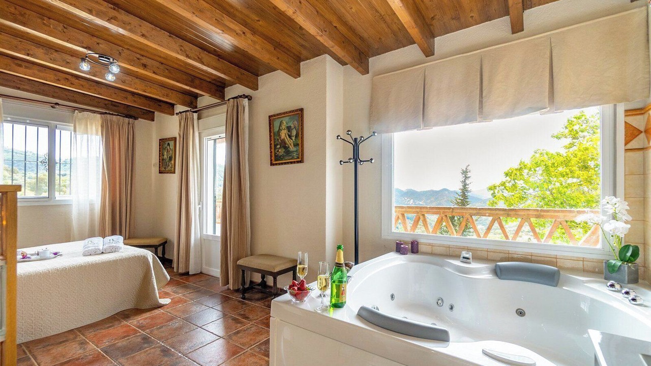Photo of Bathroom in Algatocin