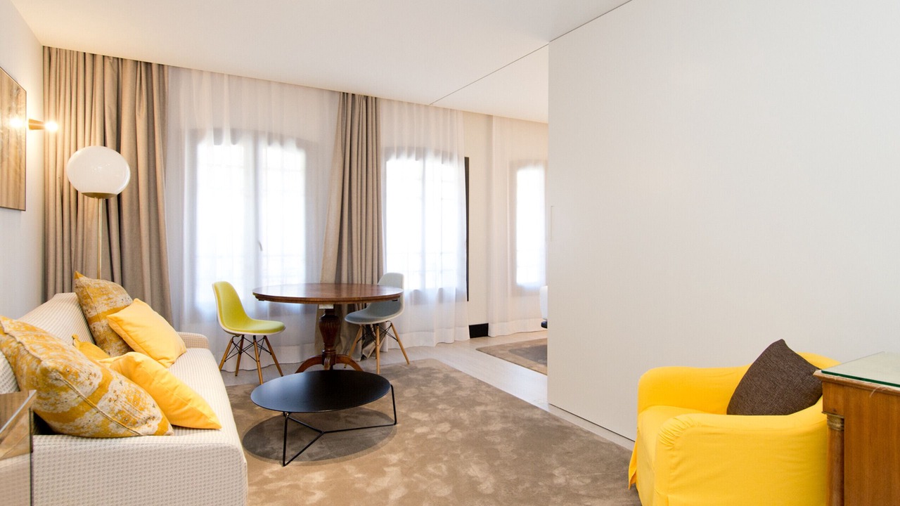Photo of Livingroom in Literary Quarter