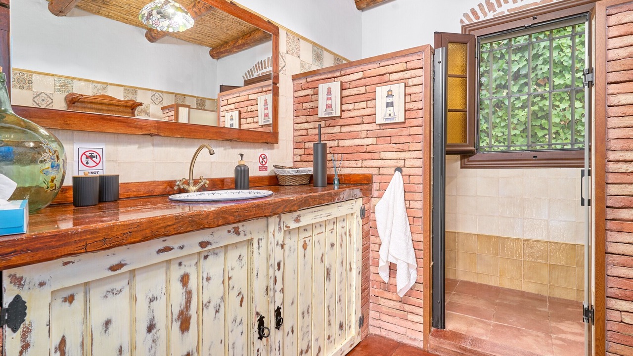 Photo of Bathroom in Arenas