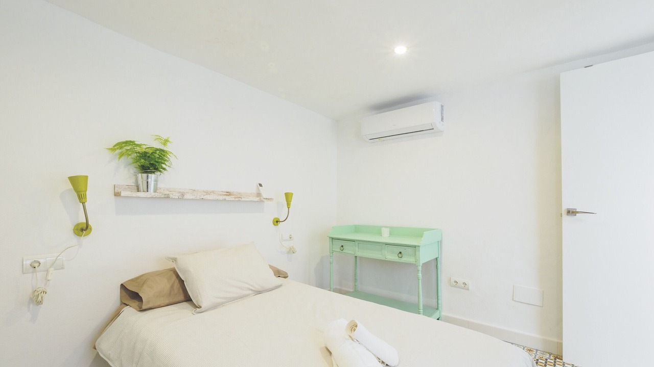 Photo of Bedroom in Coin