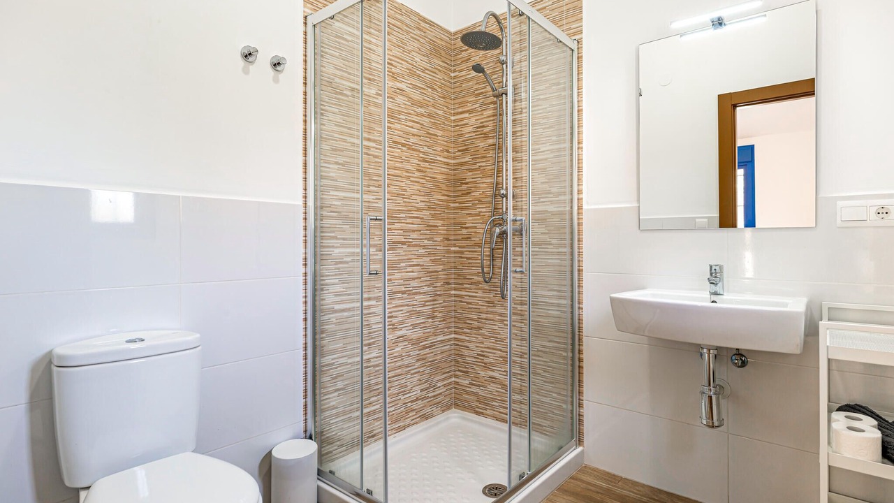 Photo of Bathroom in Canillas de Albaida