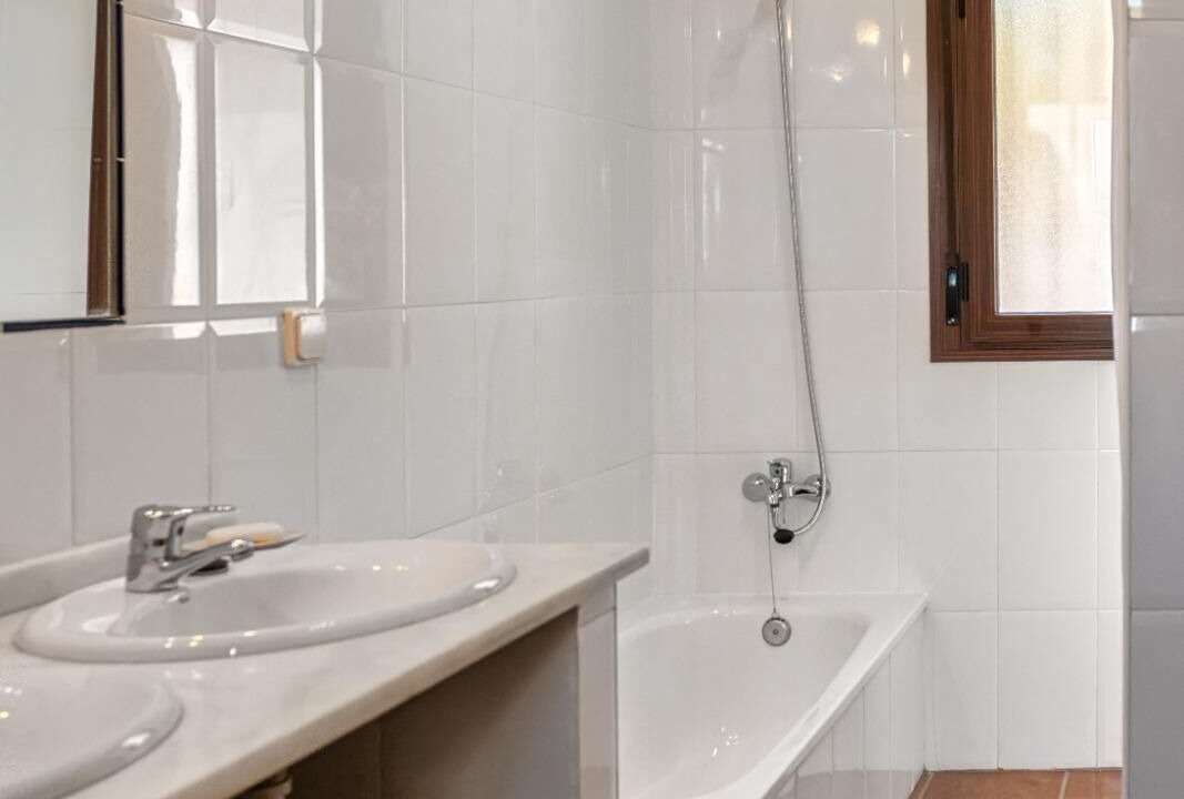 Photo of Bathroom in Canillas de Aceituno