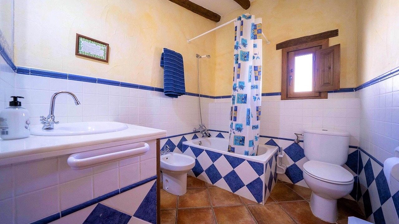 Photo of Bathroom in Laroya
