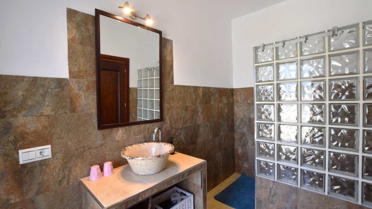 Photo of Bathroom in Arenas