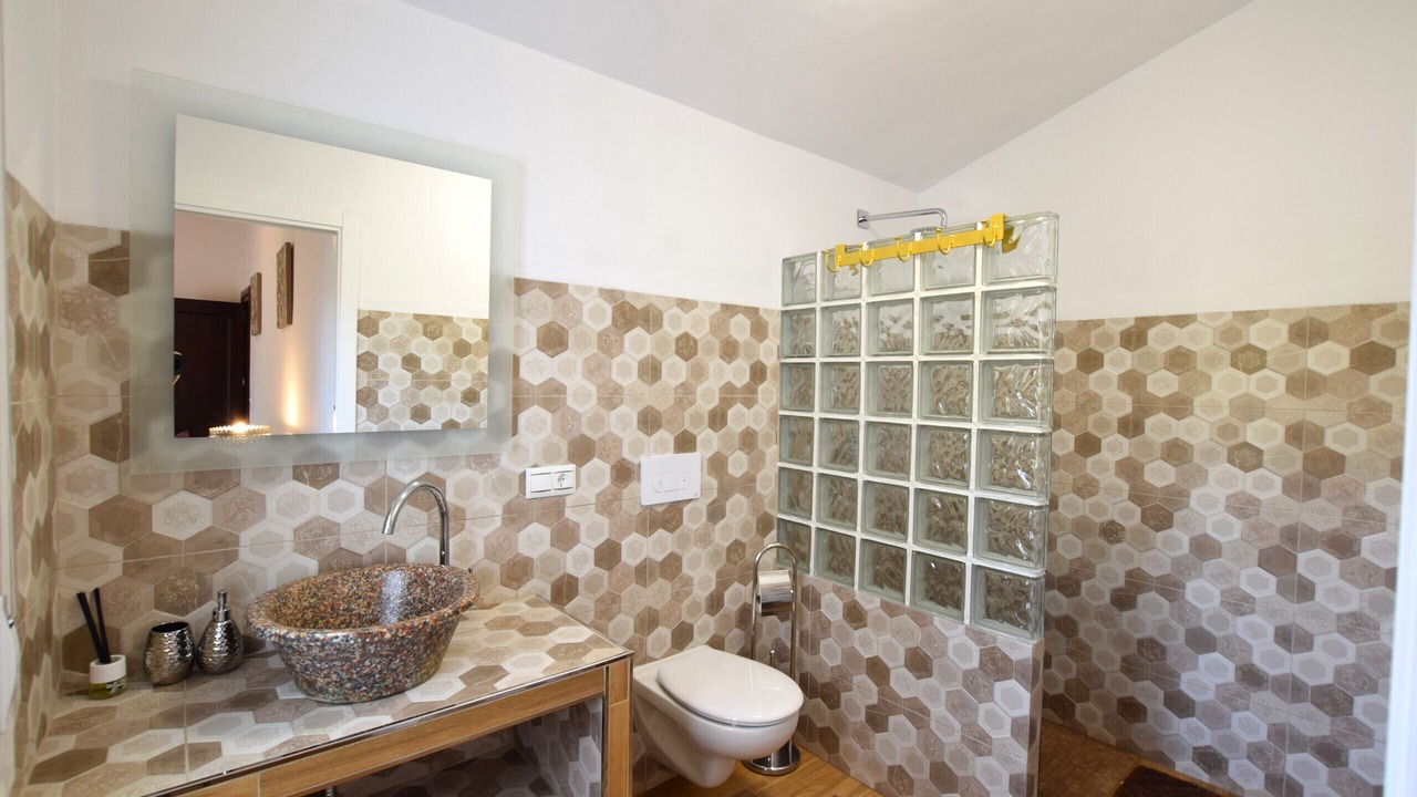 Photo of Bathroom in Arenas
