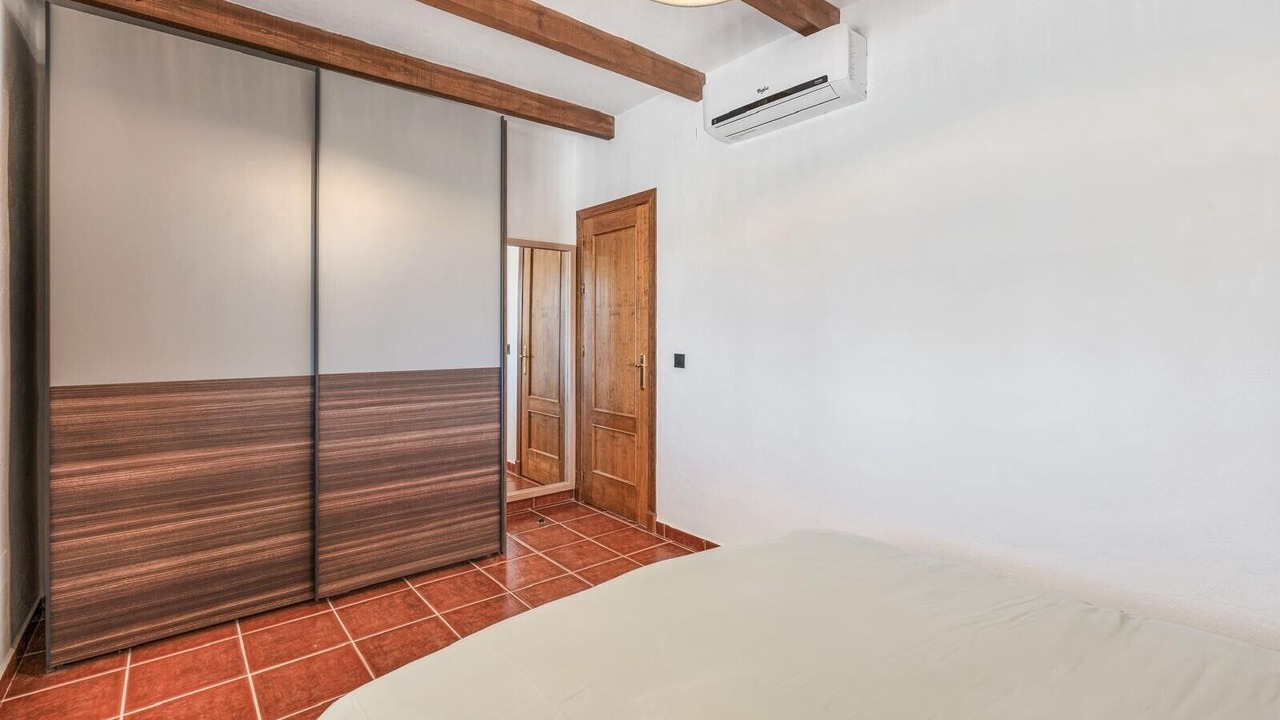 Photo of Bedroom in Coin