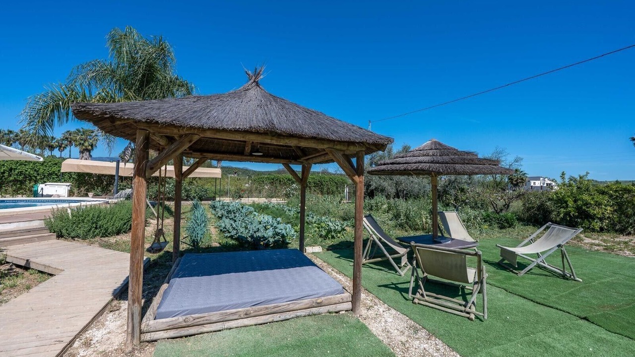 Photo of Outdoor in Coin