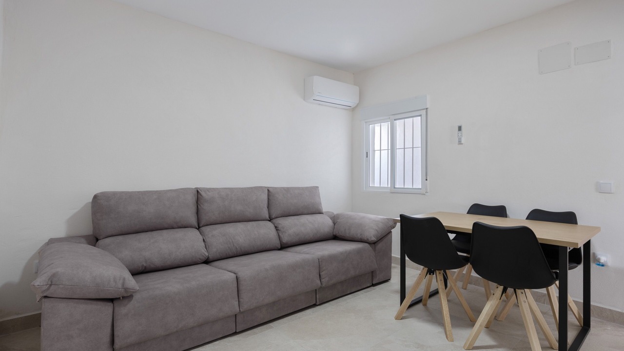 Photo of Livingroom in San Fernando