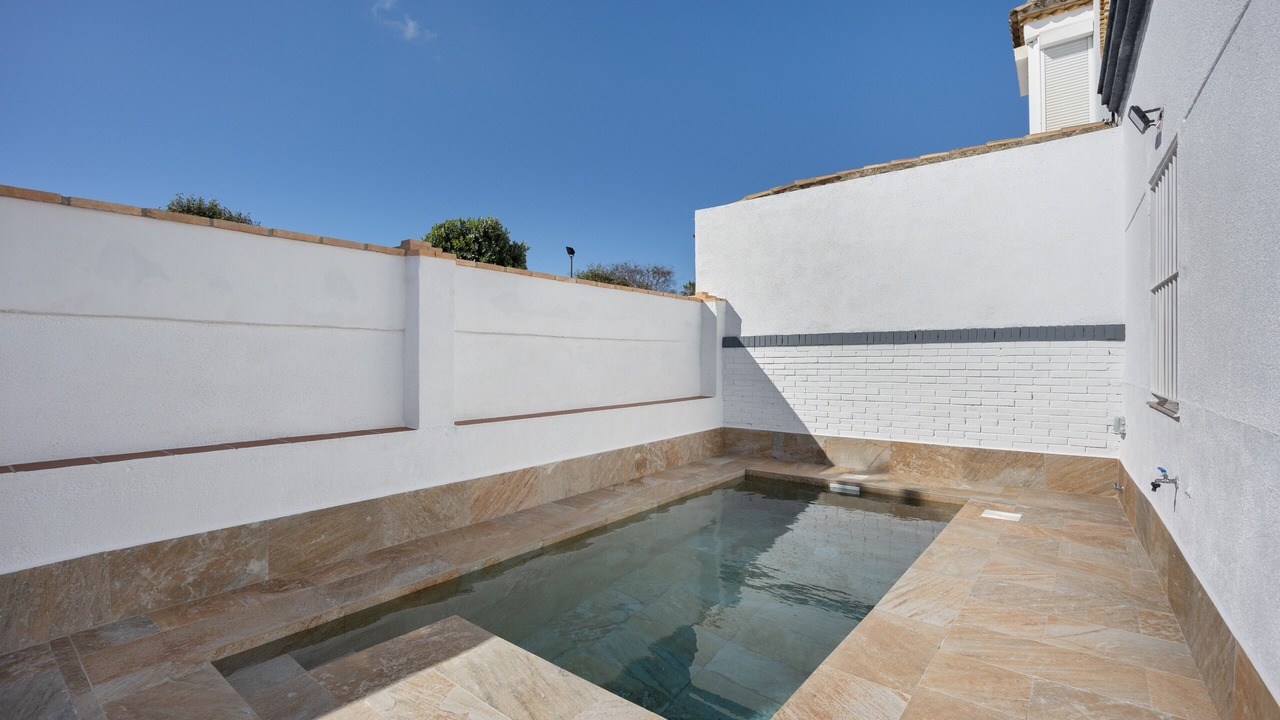 Photo of Outdoor in San Fernando
