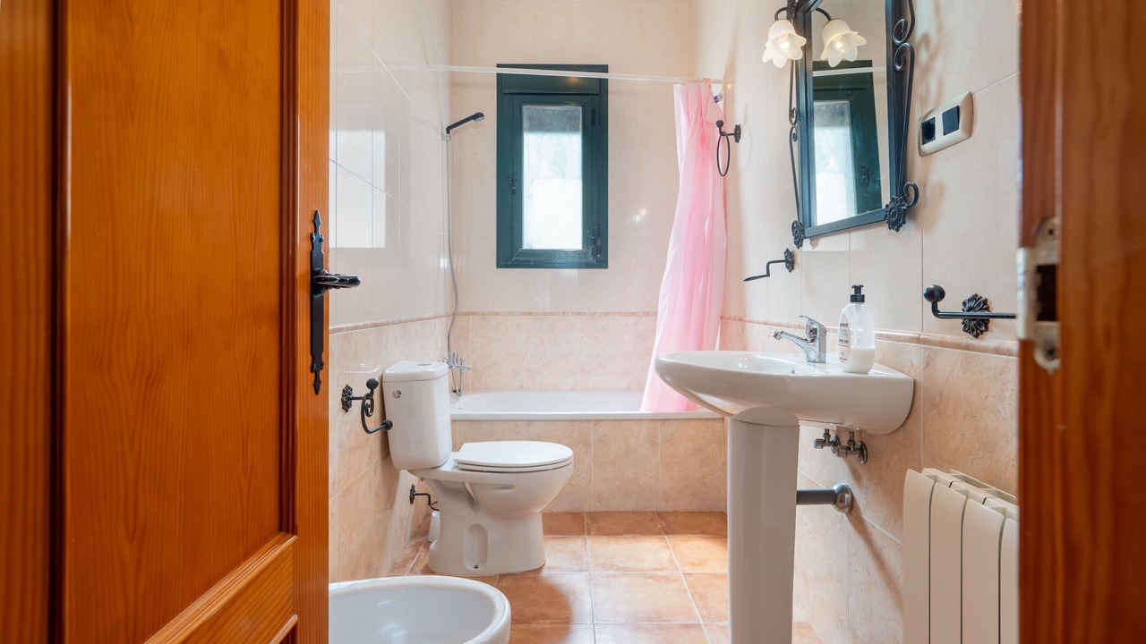 Photo of Bathroom in Alanis