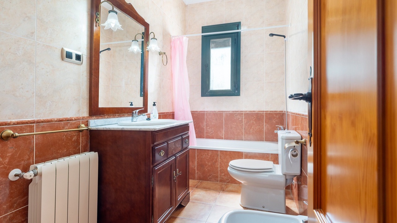 Photo of Bathroom in Alanis
