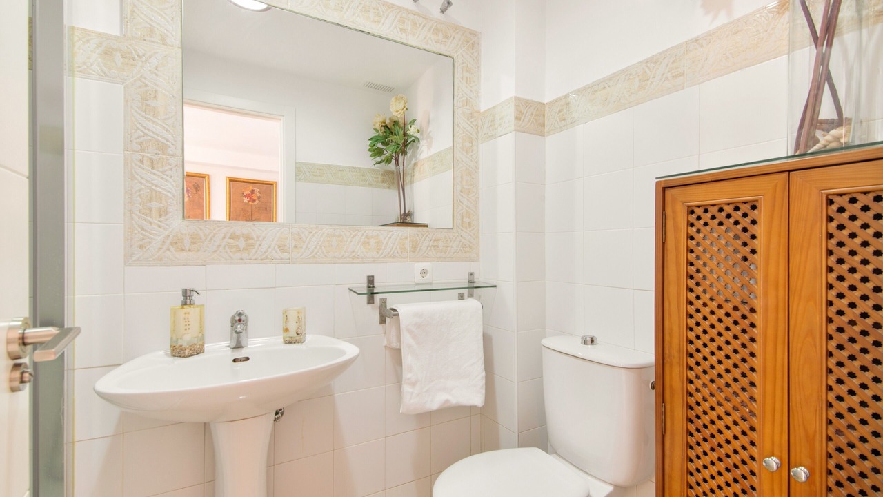 Photo of Bathroom in Lepe
