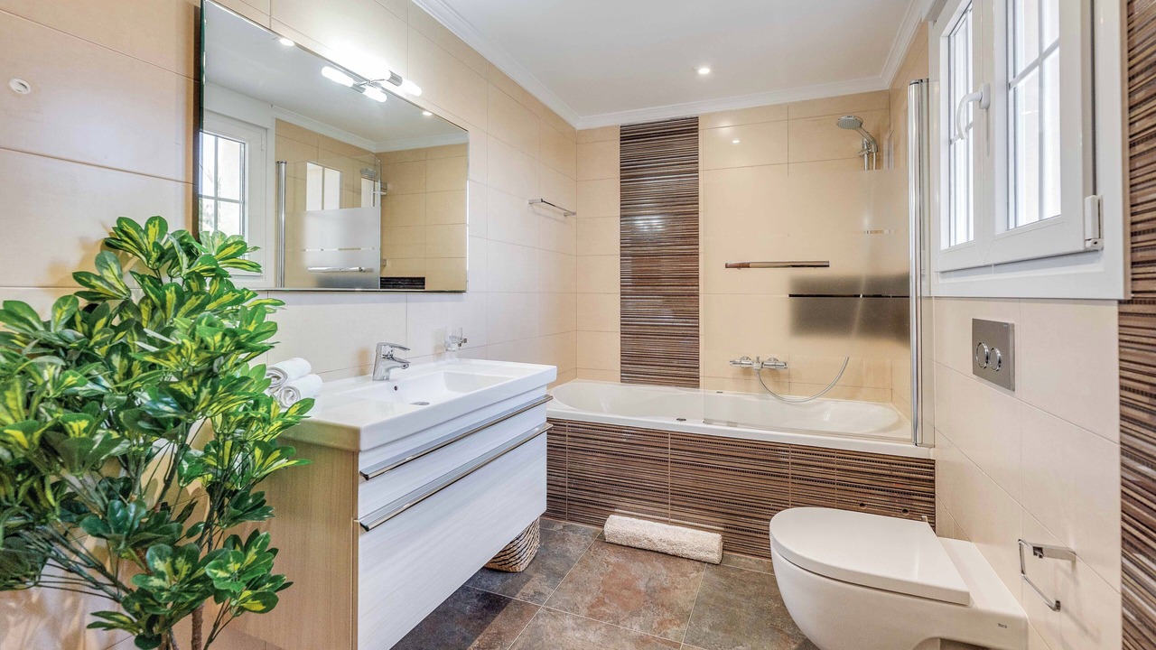 Photo of Bathroom in Urbanizacion Marbessa