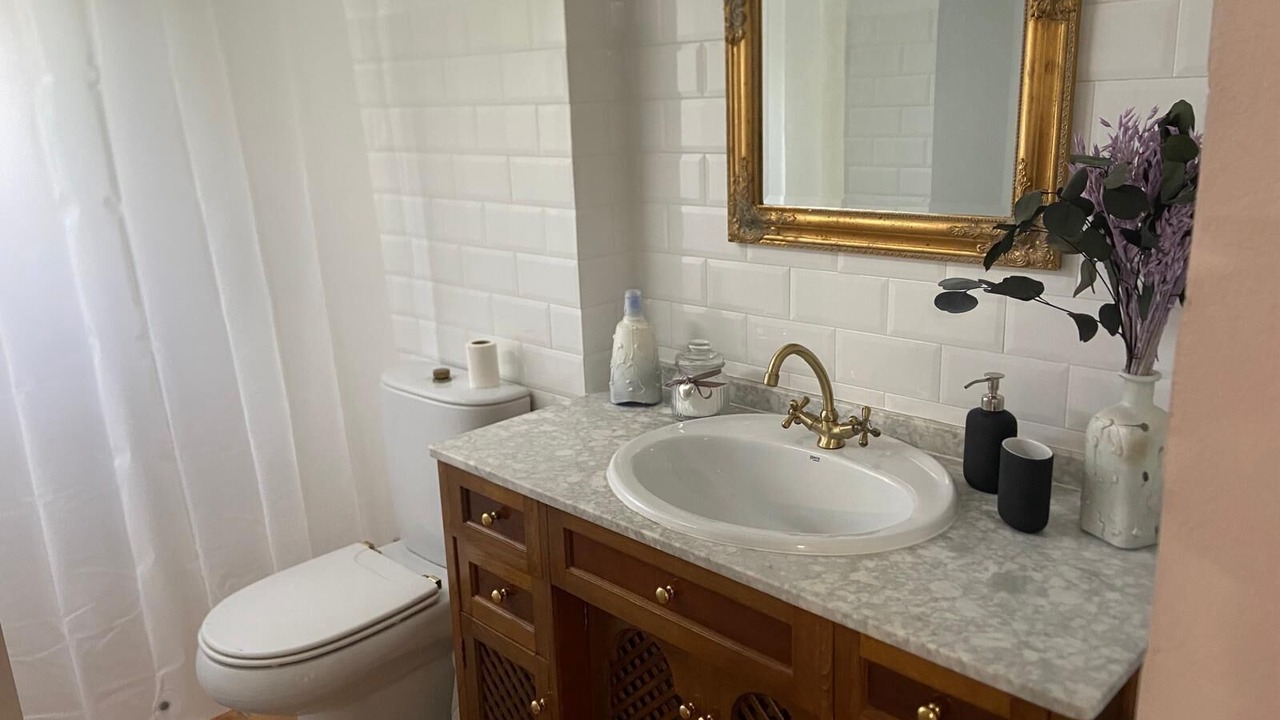 Photo of Bathroom in Central District