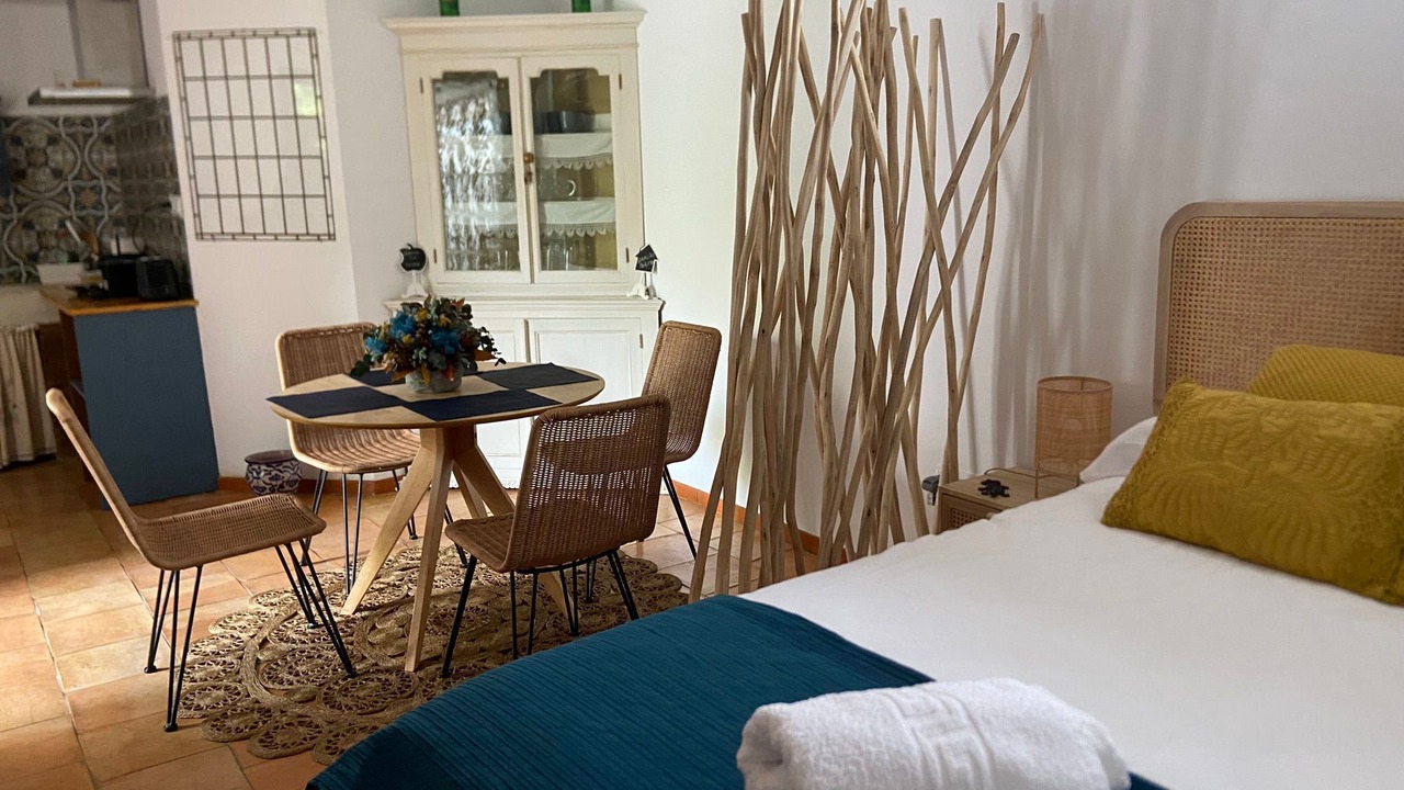 Photo of Bedroom in Central District