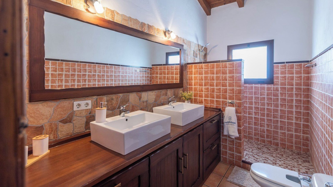 Photo of Bathroom in Alora