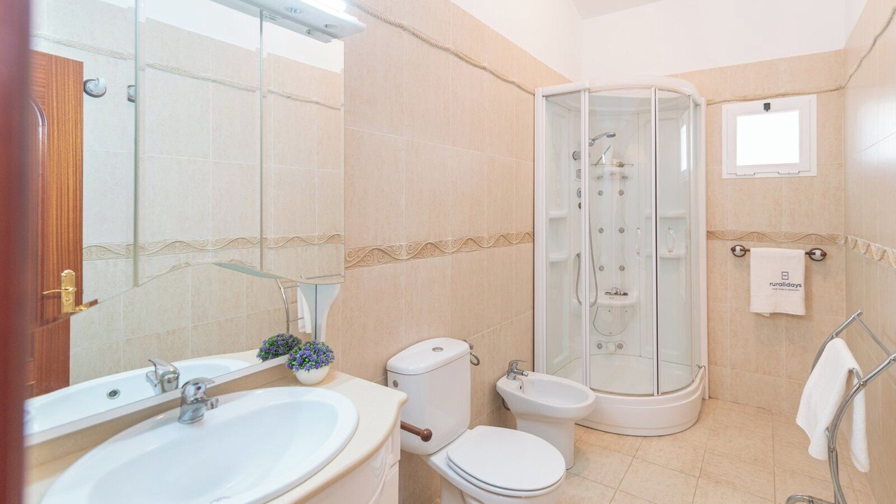Photo of Bathroom in Arenas