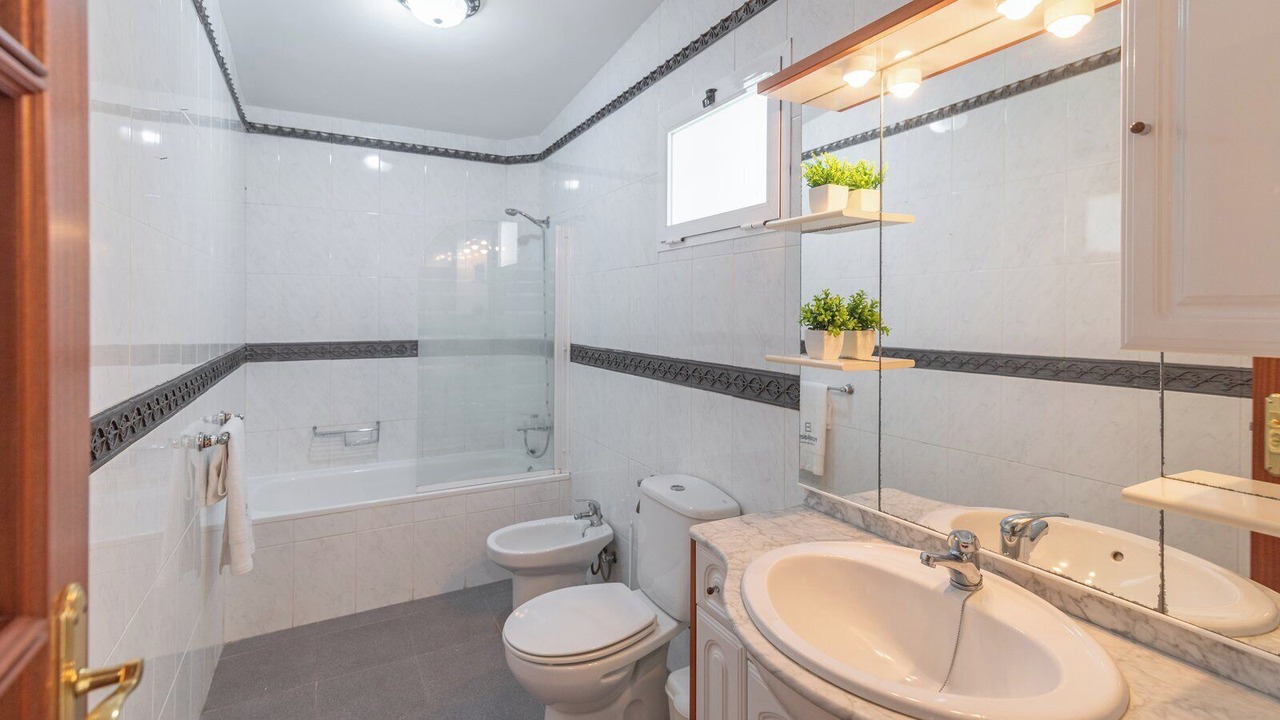 Photo of Bathroom in Arenas