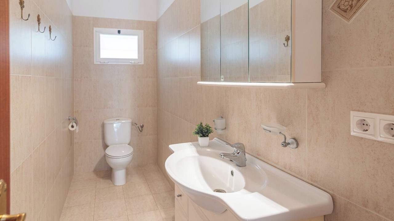 Photo of Bathroom in Arenas
