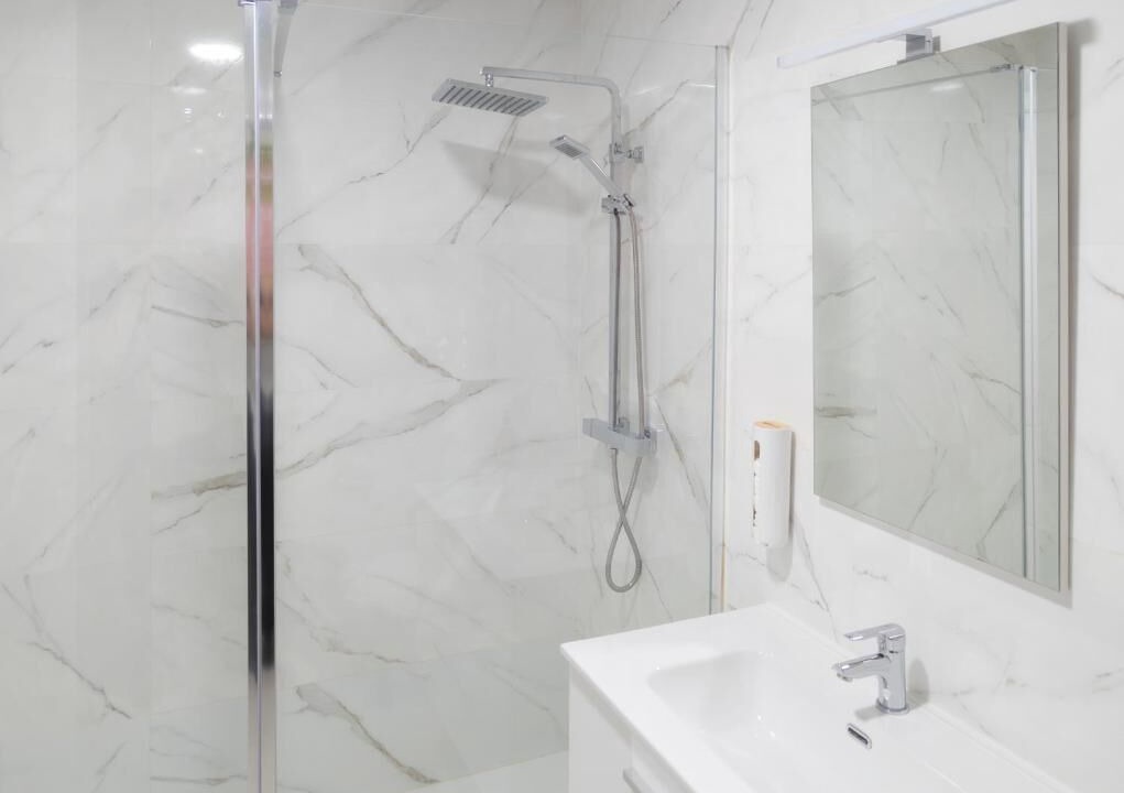 Photo of Bathroom in Feria