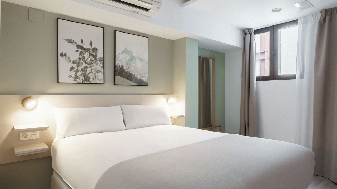 Photo of Bedroom in Central District