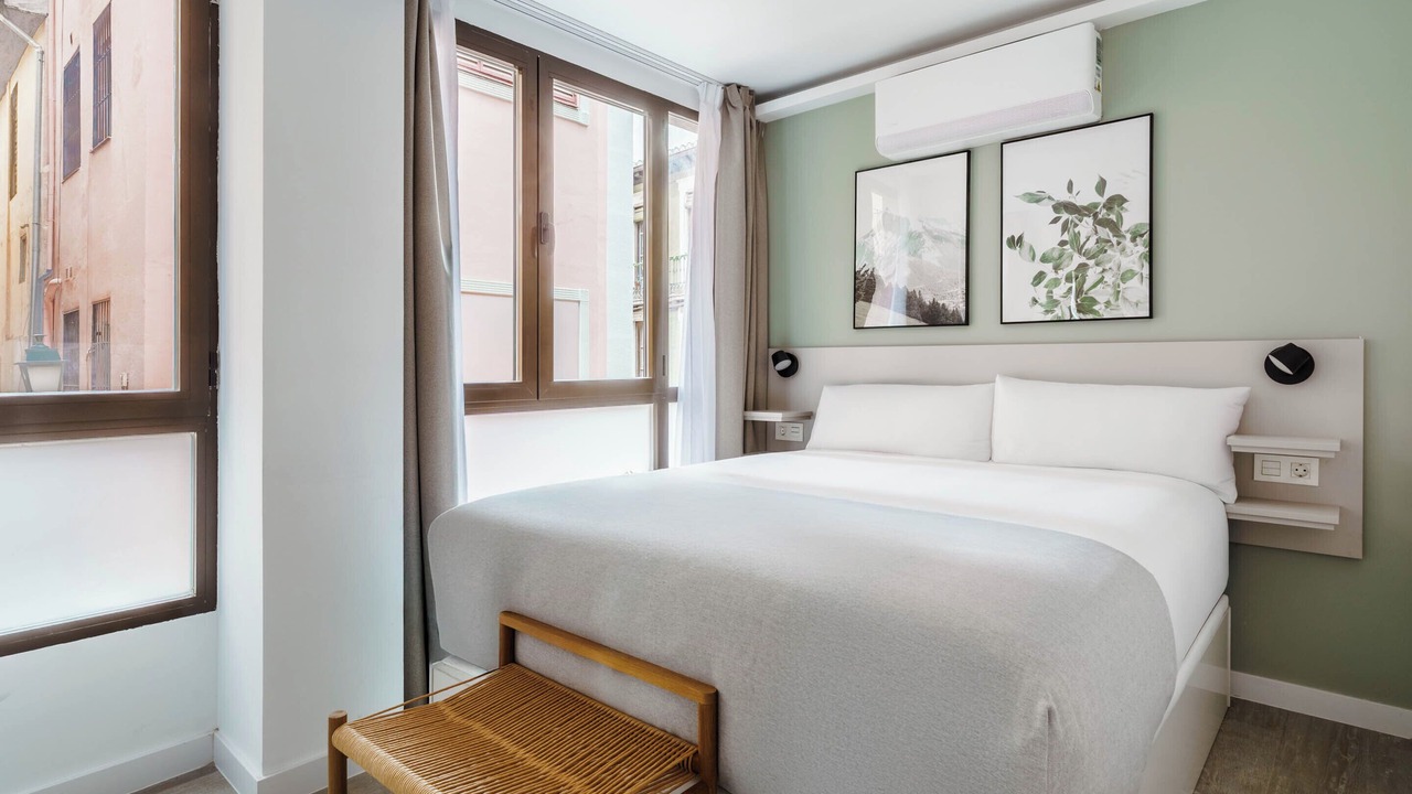 Photo of Bedroom in Central District