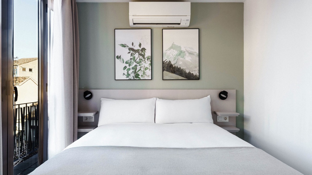 Photo of Bedroom in Central District