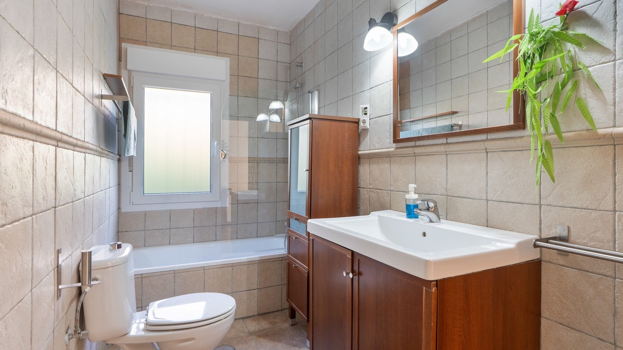 Photo of Bathroom in Nivar