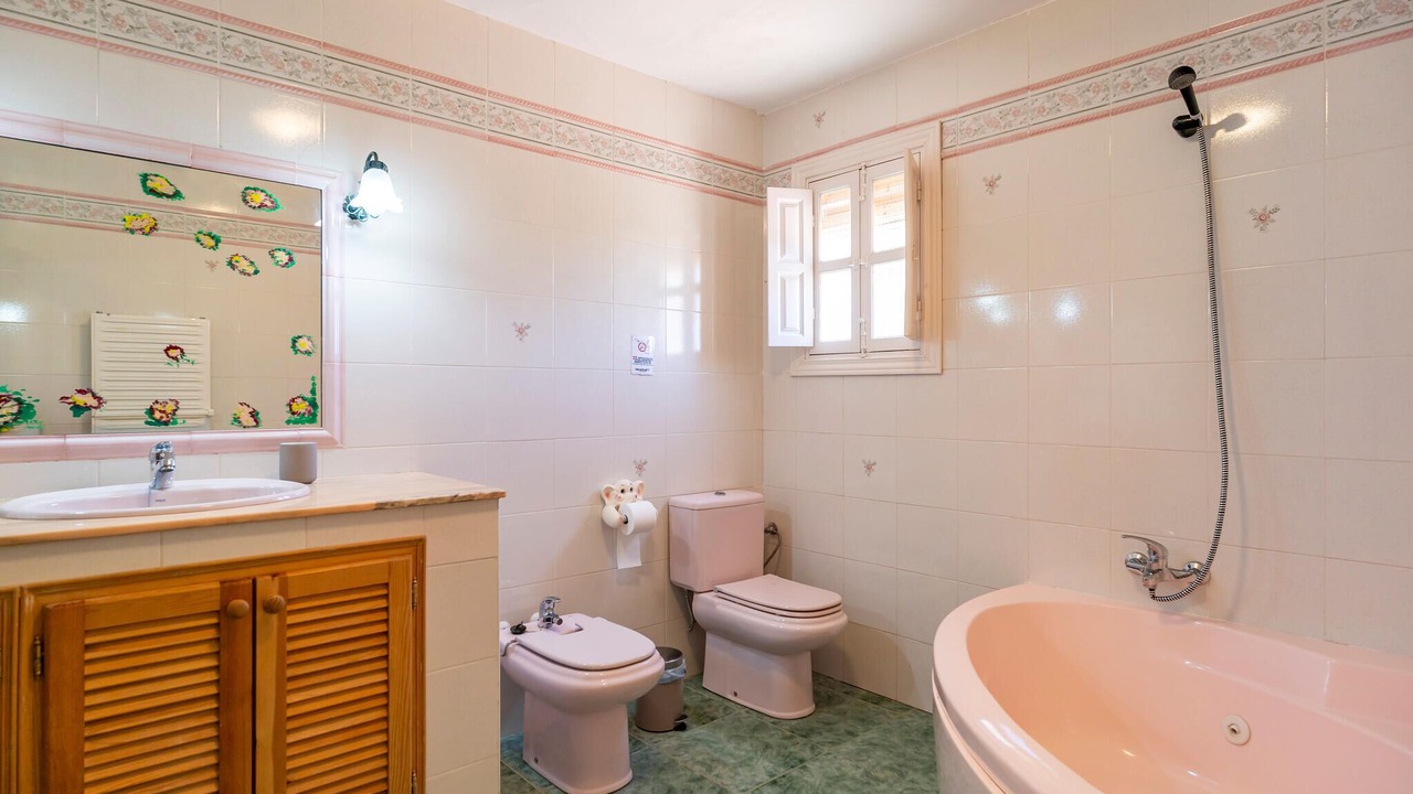Photo of Bathroom in Periana