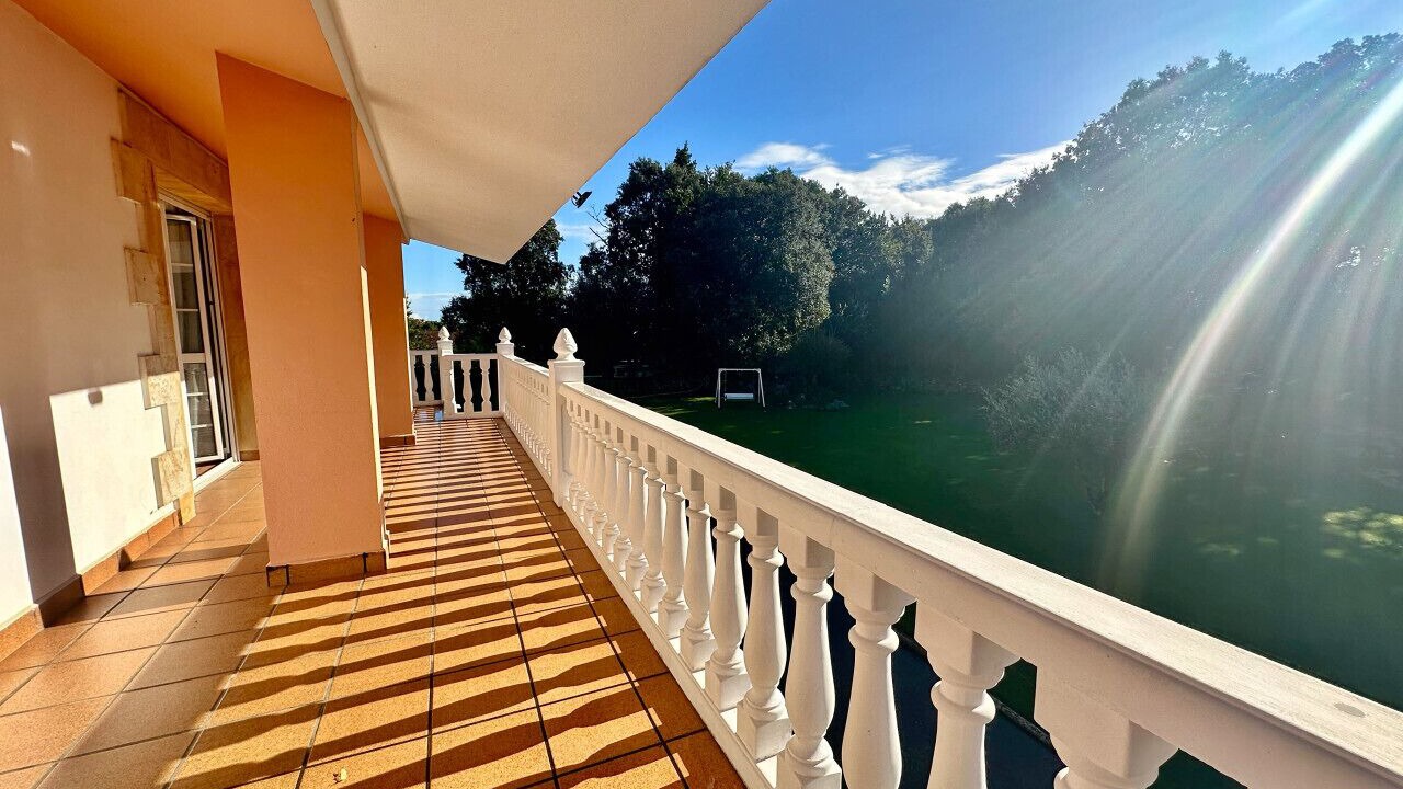 Photo of Patio Balcony in Isla