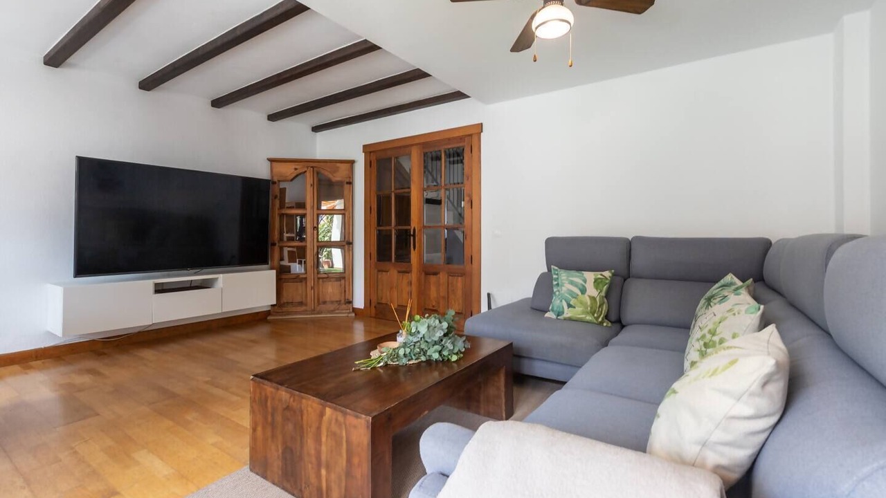 Photo of Livingroom in New Golden Mile