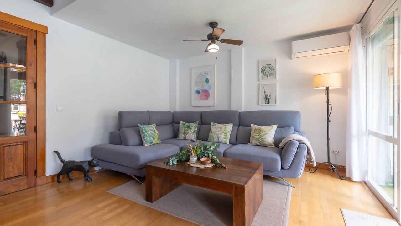 Photo of Livingroom in New Golden Mile
