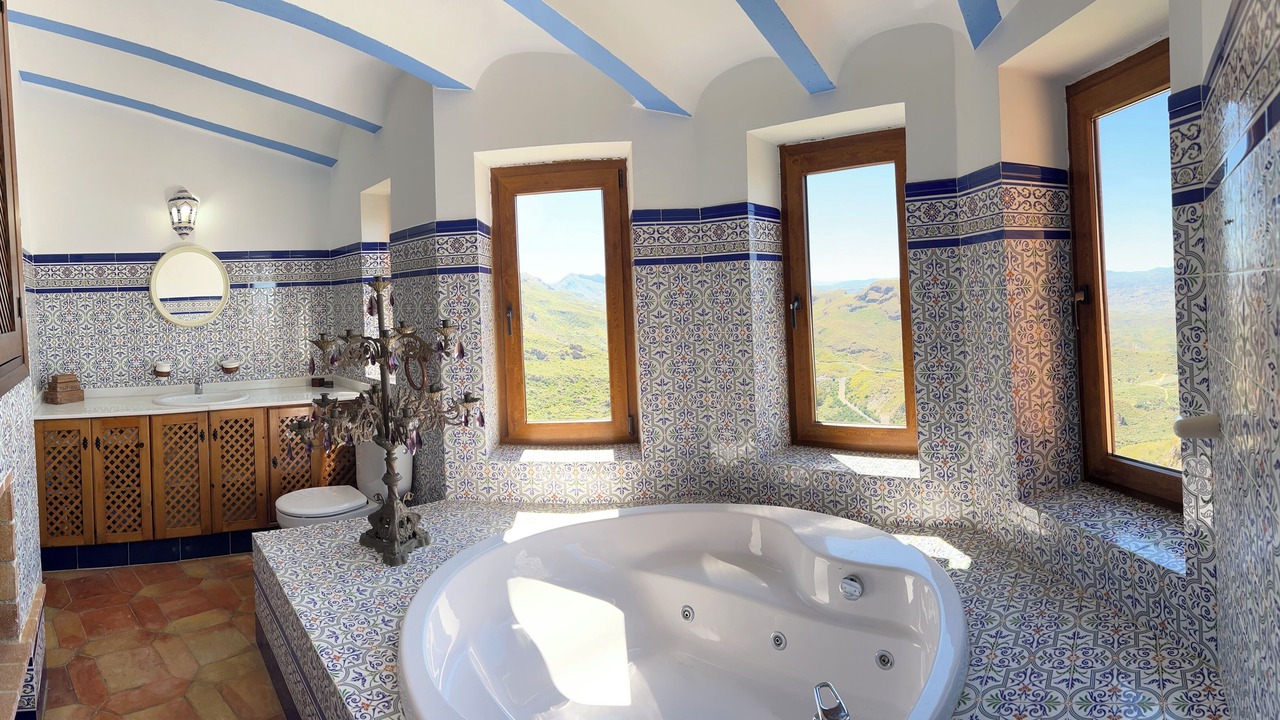 Photo of Bathroom in Turre