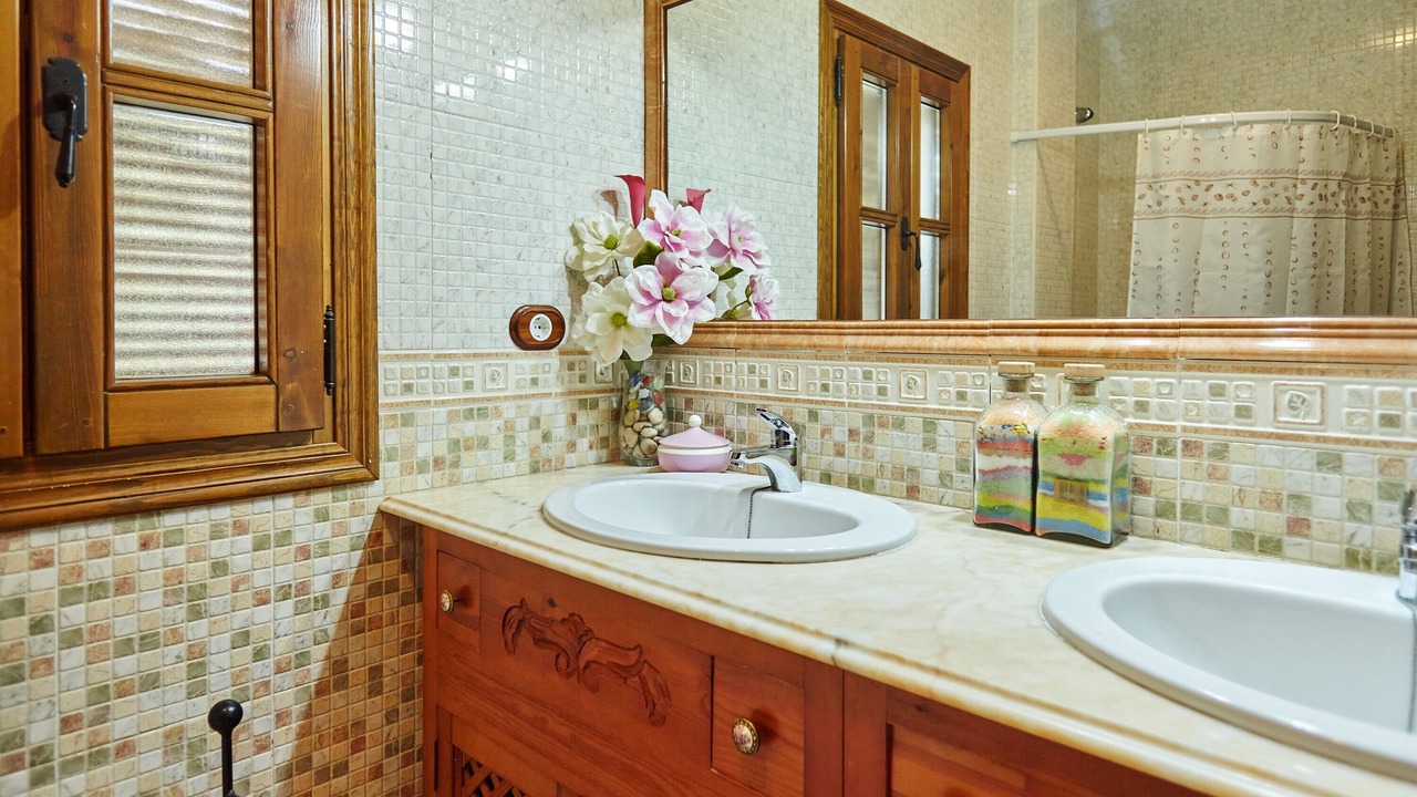 Photo of Bathroom in Castillo de Locubin